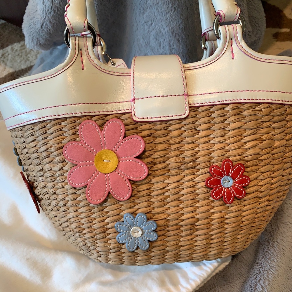 COACH 💯 Rare Limited Rattan basket purse - Picture 4 of 8